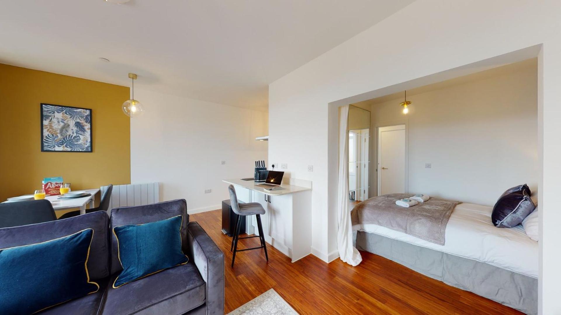 ניופורט Studio Apartment With 65" Smart Tv מראה חיצוני תמונה