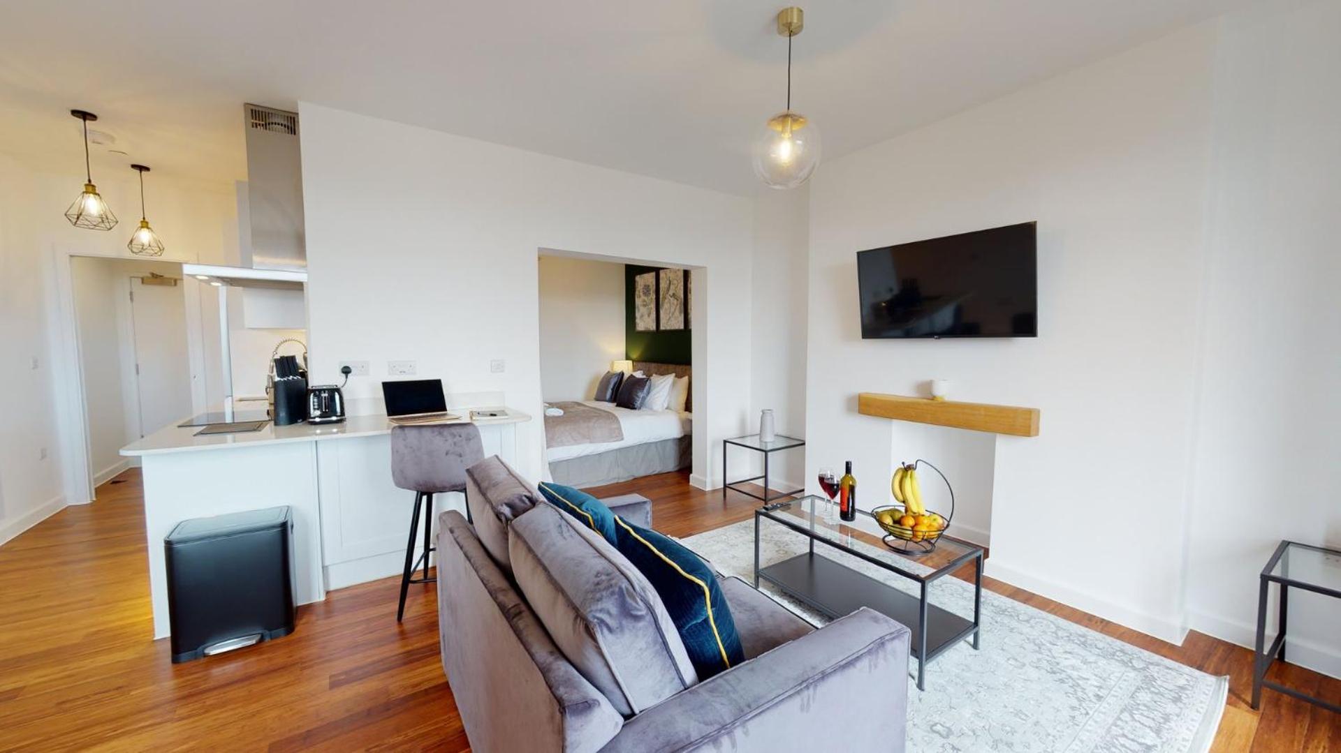 ניופורט Studio Apartment With 65" Smart Tv מראה חיצוני תמונה